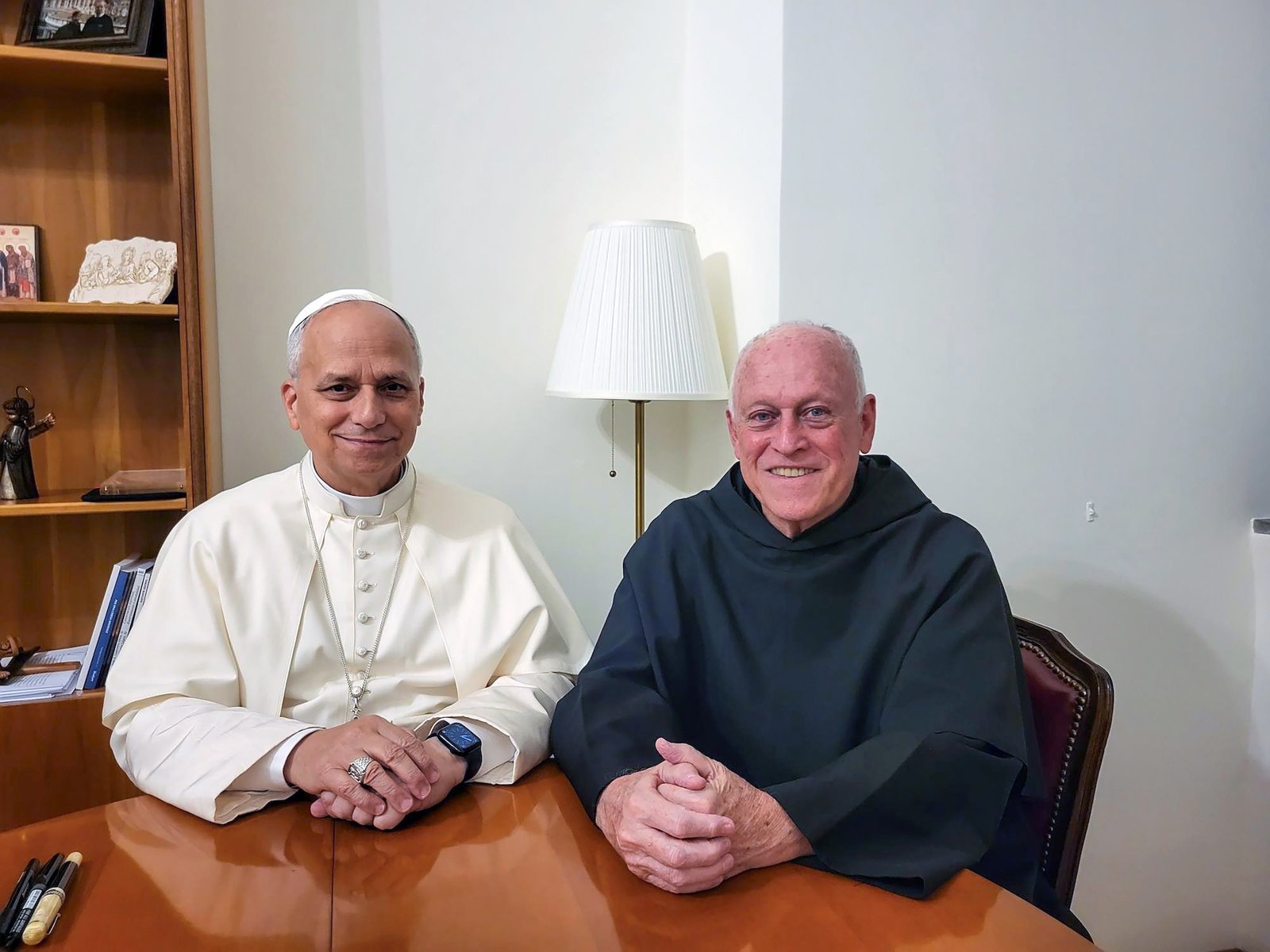 Arthur Purcaro con Papa Leone XIV (foto d'archivio) / Arthur Purcaro with Pope Leo XIV (file photo)